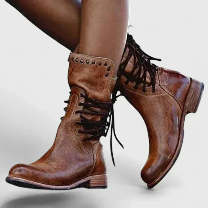 Kryzelle | Elegant Boots - Sarah and Emma Portland