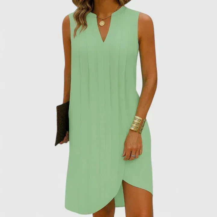 Clarhild™ | Elegant Flattering Dress with V-Neck - Sarah and Emma Portland