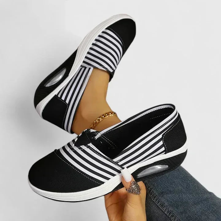 Julia | Orthopedic Sneakers - Sarah and Emma Portland