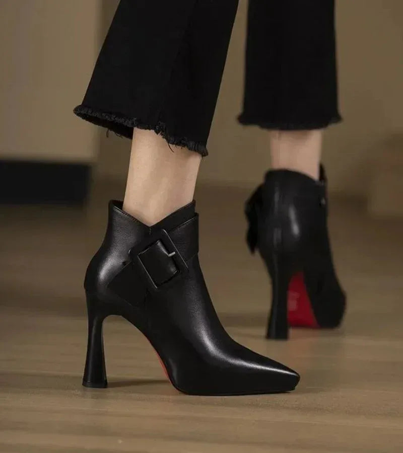 Lyxen | Orthopedic Boots - Sarah and Emma Portland