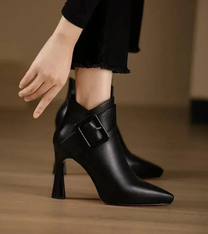 Lyxen | Orthopedic Boots - Sarah and Emma Portland