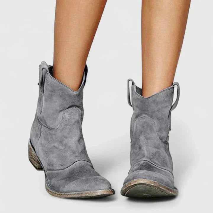 Kylenrah | Elegant Boots - Sarah and Emma Portland