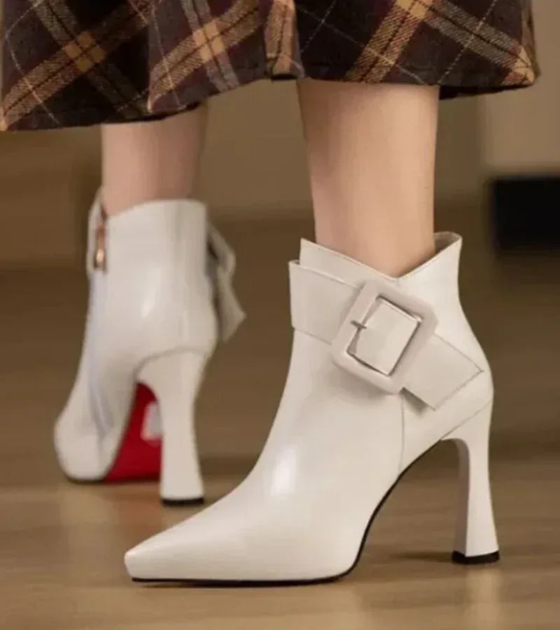 Lyxen | Orthopedic Boots - Sarah and Emma Portland