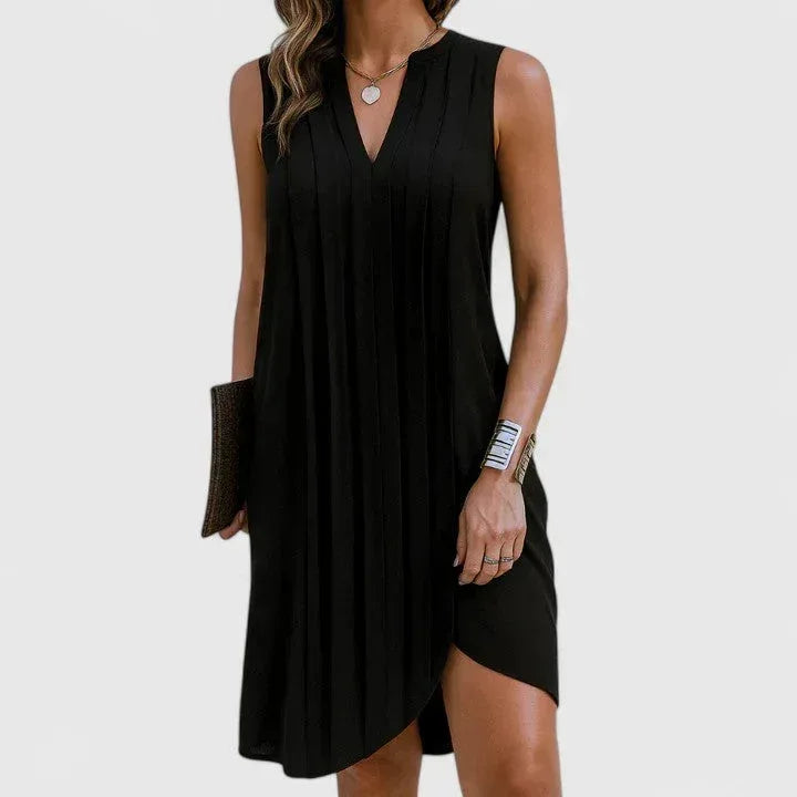 Clarhild™ | Elegant Flattering Dress with V-Neck - Sarah and Emma Portland