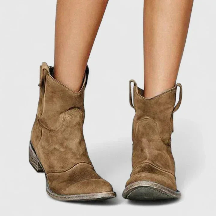 Kylenrah | Elegant Boots - Sarah and Emma Portland