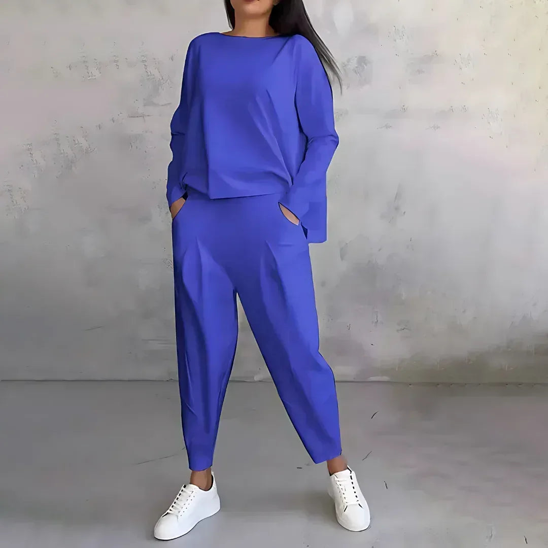 Avenn | Comfortable Two-Piece Set - Sarah and Emma Portland