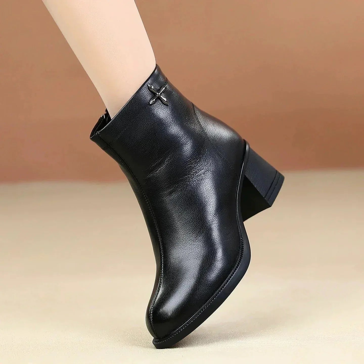 Avenis | Orthopedic Boots - Sarah and Emma Portland