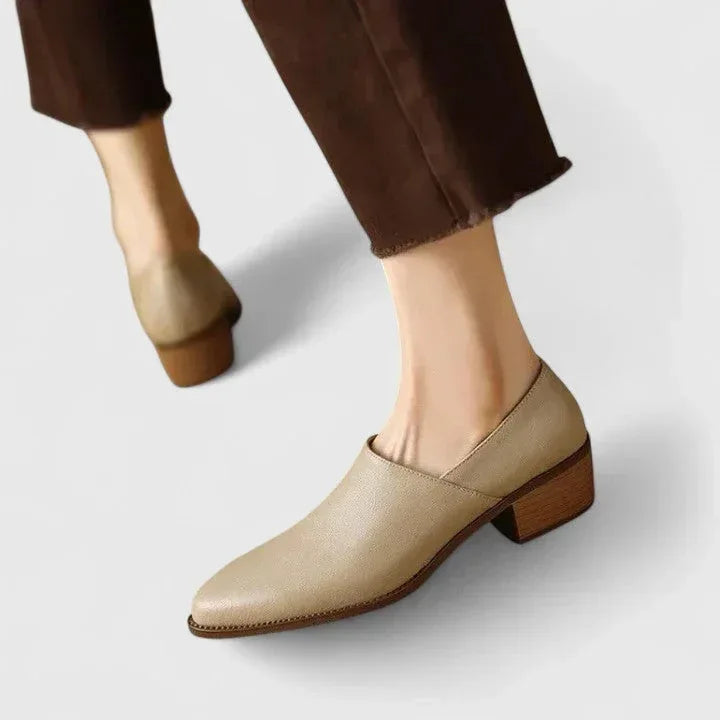 Kyadae | Orthopedic Shoes - Sarah and Emma Portland