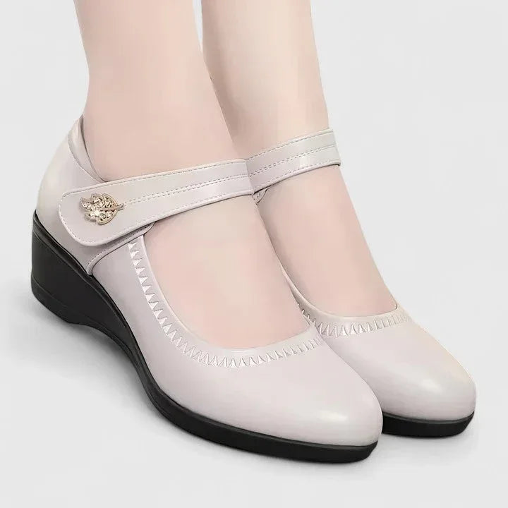 Daleyandra | Orthopedic Shoes - Sarah and Emma Portland
