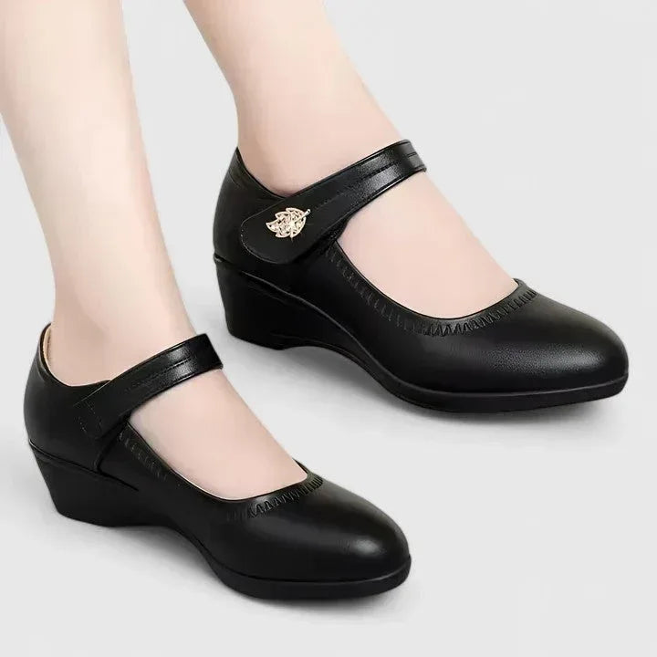 Daleyandra | Orthopedic Shoes - Sarah and Emma Portland