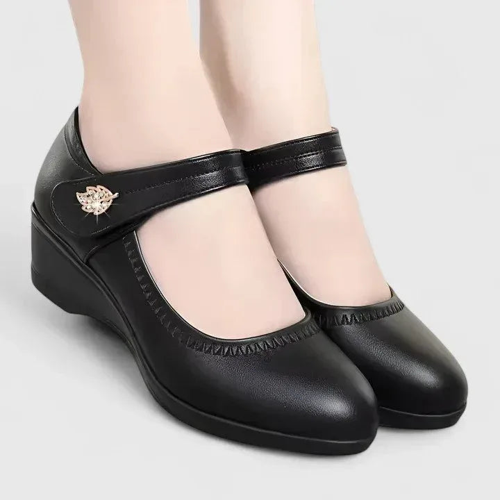 Daleyandra | Orthopedic Shoes - Sarah and Emma Portland