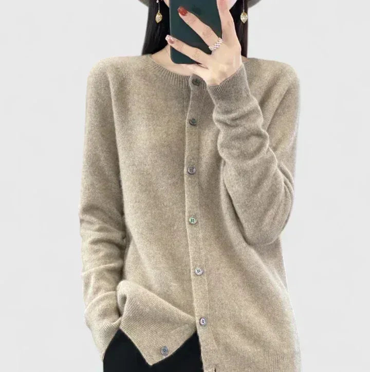 Lyxandria | Comfortable Cardigan - Sarah and Emma Portland