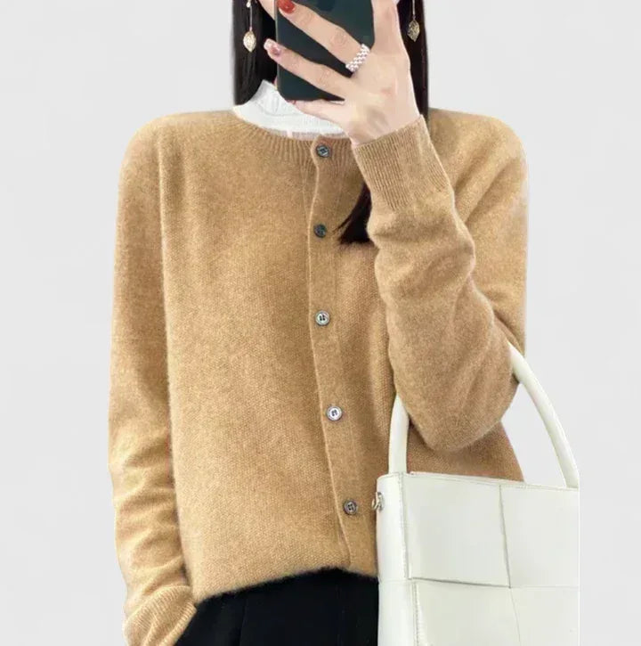 Lyxandria | Comfortable Cardigan - Sarah and Emma Portland
