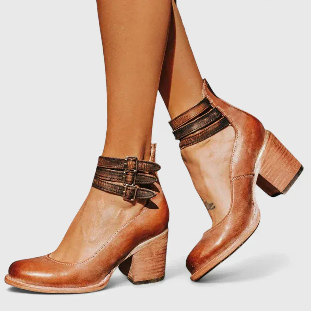 Janelis | Elegant Heels - Sarah and Emma Portland
