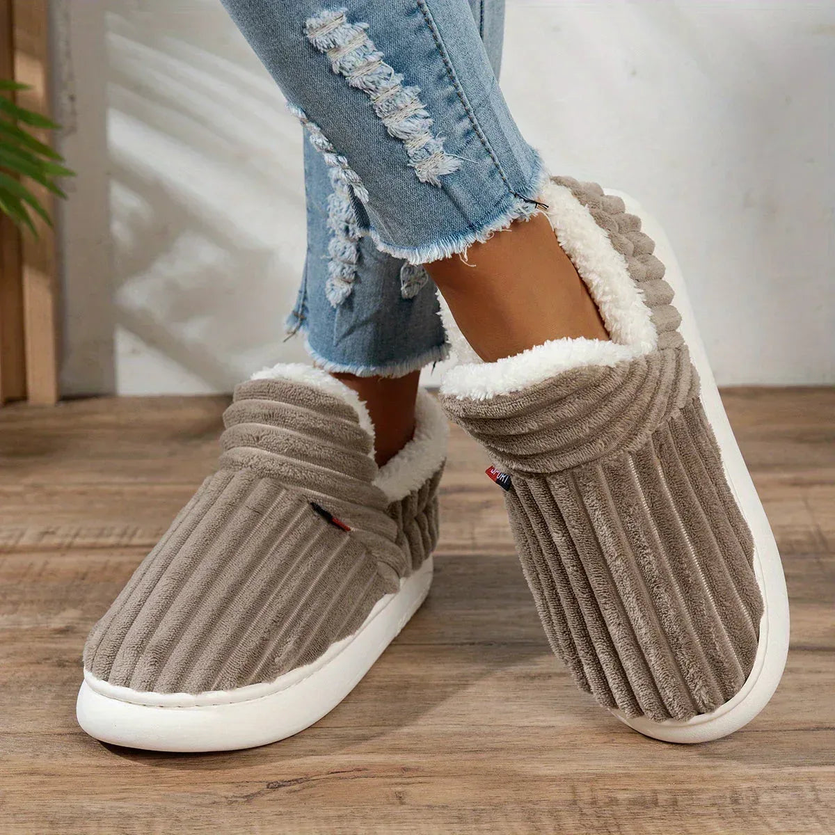 Alamodara™ | Cozy Winter Slippers - Sarah and Emma Portland