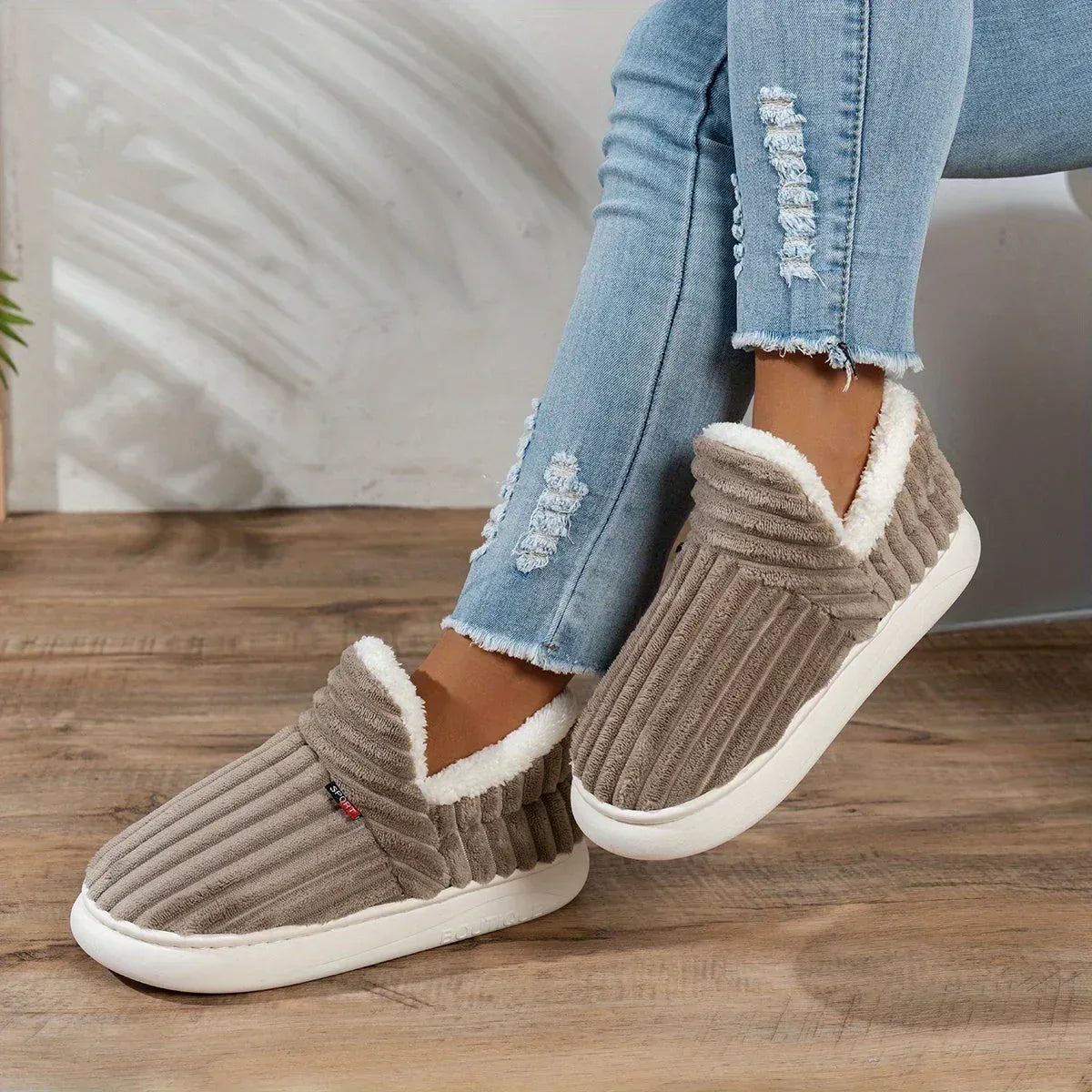 Alamodara™ | Cozy Winter Slippers - Sarah and Emma Portland